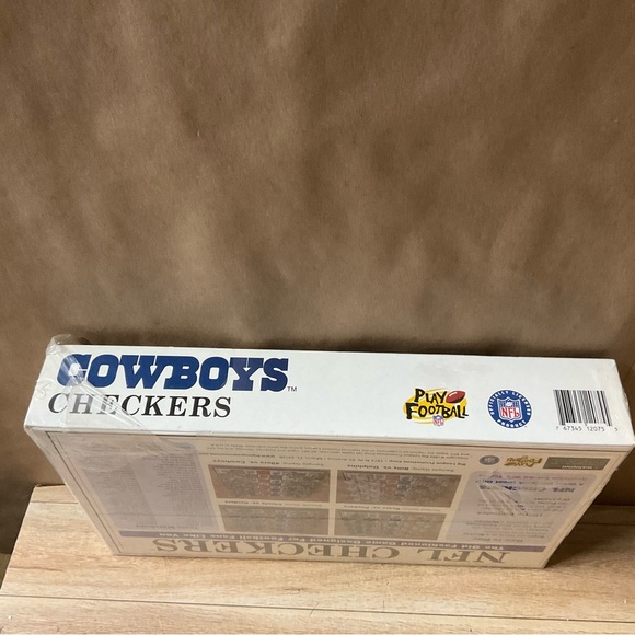 New! Vintage Cowboys Checkers Board Game Dallas NFL Football NEW Sealed - Picture 3 of 8